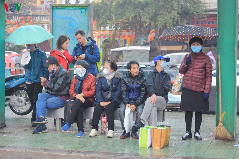 nguoi dan thu do kin mit khau trang truoc dich virus corona hinh 6