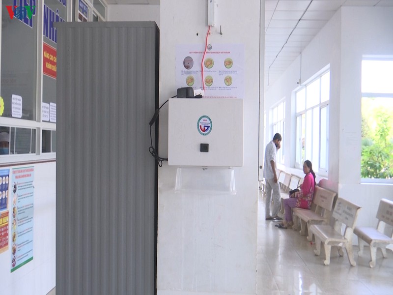 doc dao may sat khuan tay thong minh giup phong dich benh covid-19 hinh 3