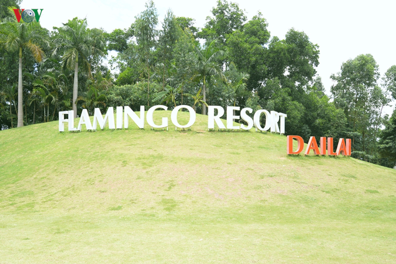 can canh biet thu ben trong khu resort flamingo dai lai sang trong hinh 1