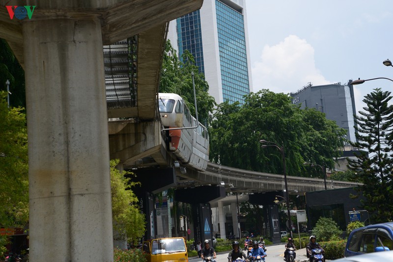 duong ray tren cao o malaysia khac voi tuyen cat linh-ha dong ra sao? hinh 2