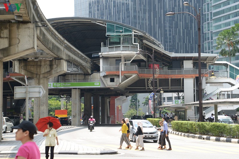 duong ray tren cao o malaysia khac voi tuyen cat linh-ha dong ra sao? hinh 5