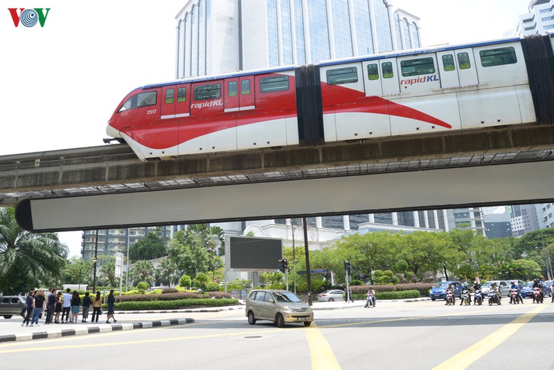 duong ray tren cao o malaysia khac voi tuyen cat linh-ha dong ra sao? hinh 7