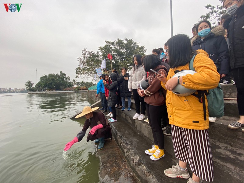 nhon nhip canh nguoi dan thu do tha ca tien ong tao ve troi hinh 13