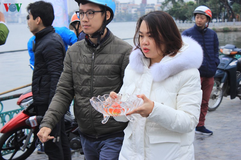 nhon nhip canh nguoi dan thu do tha ca tien ong tao ve troi hinh 2