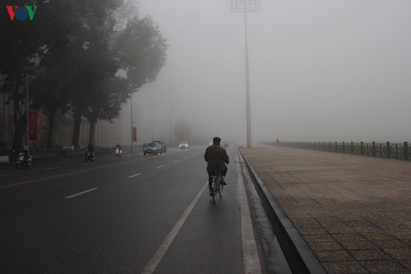 ha noi mit mu trong man suong day dac buoi sang hinh 9