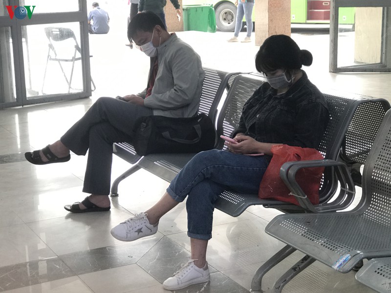 anh: ben xe o ha noi vang khach mua dich covid-19  hinh 12