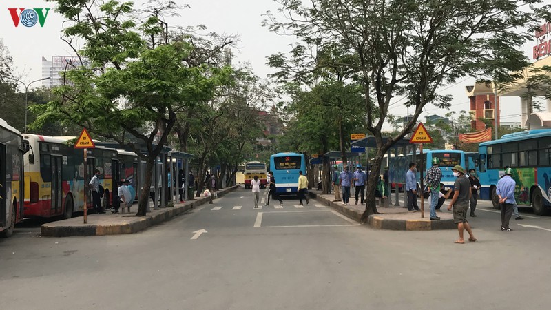 anh: ben xe o ha noi vang khach mua dich covid-19  hinh 6