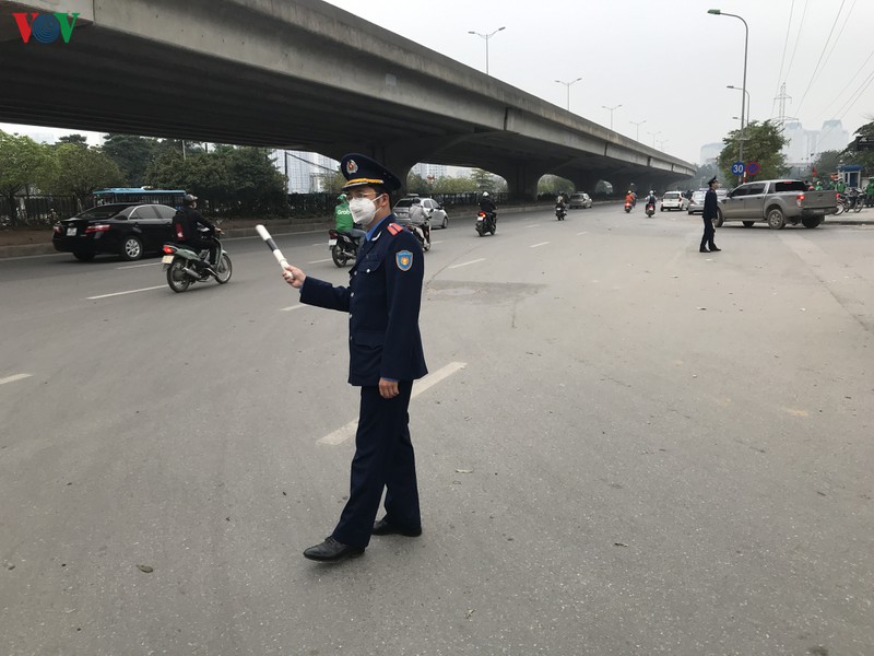 anh: ben xe o ha noi vang khach mua dich covid-19  hinh 13
