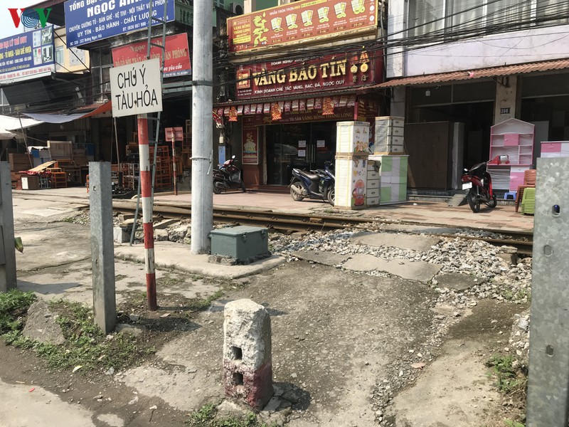 duong dan sinh tu phat gay mat an toan duong sat o thuong tin hinh 4