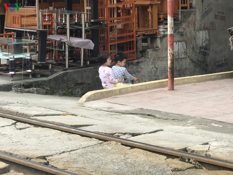 duong dan sinh tu phat gay mat an toan duong sat o thuong tin hinh 6