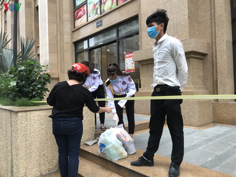 toa nha tan hoang minh (ha noi) duoc cach ly sau khi co ca mac covid-19 hinh 7