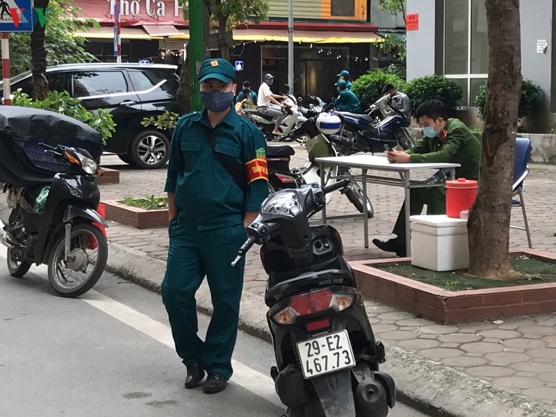 toa nha tan hoang minh (ha noi) duoc cach ly sau khi co ca mac covid-19 hinh 6