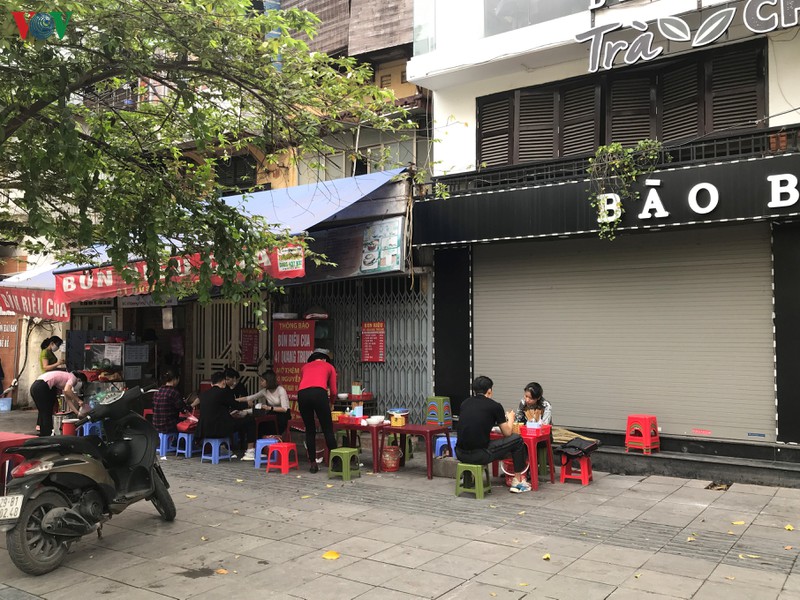 anh: nhieu cua hang tai ha noi van kinh doanh sau yeu cau dong cua hinh 5