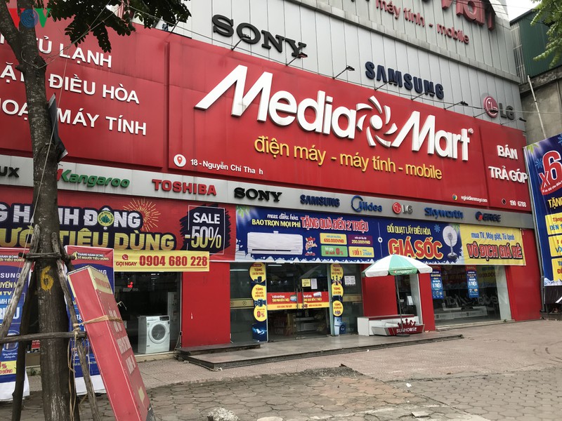 sang nay, nhieu cua hang dich vu khong thiet yeu o ha noi van mo cua  hinh 10