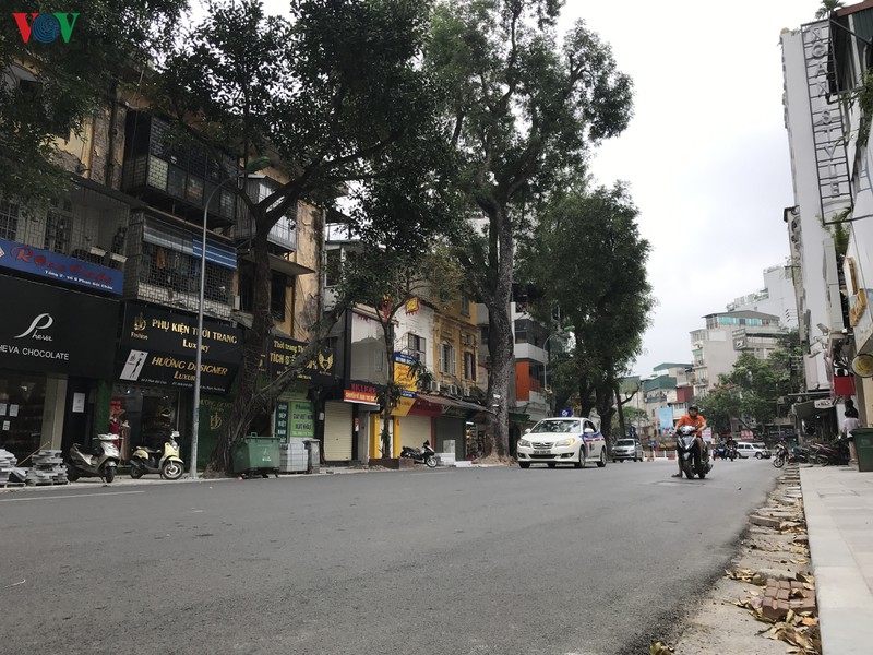 chong covid-19: cay xang, nha thuoc vang ve sau chi thi cua thu tuong hinh 1