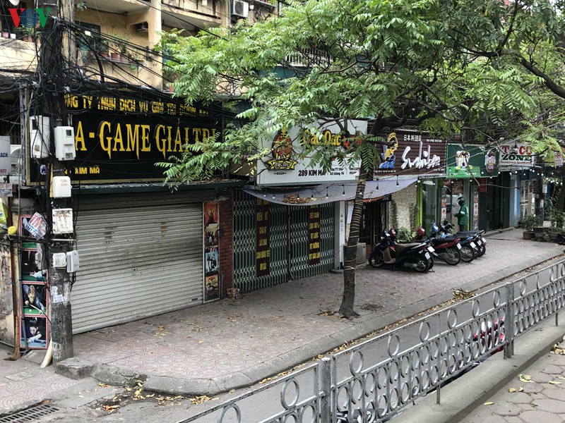 nhieu cua hang o ha noi van tim cach kinh doanh, phot lo "lenh cam" hinh 14