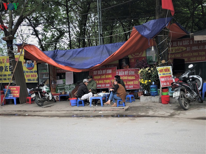 nhieu cua hang o ha noi van tim cach kinh doanh, phot lo "lenh cam" hinh 9