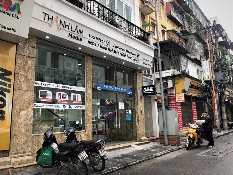 nhieu cua hang o ha noi van tim cach kinh doanh, phot lo "lenh cam" hinh 5