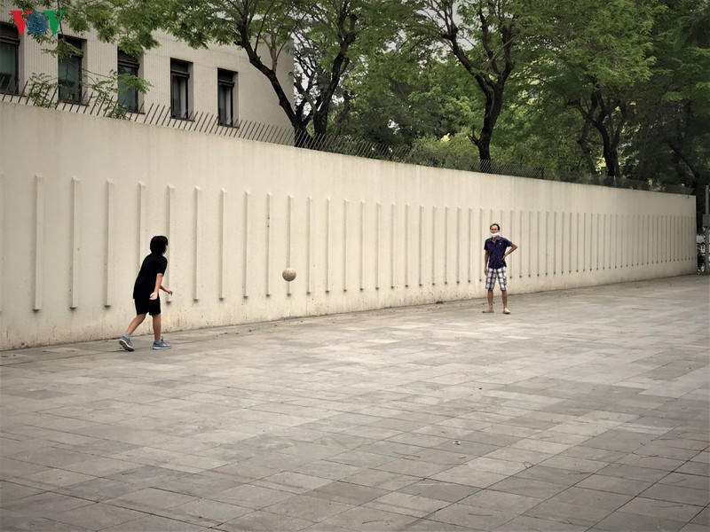 anh: toan canh thu do ha noi sau chi thi cach ly xa hoi hinh 11