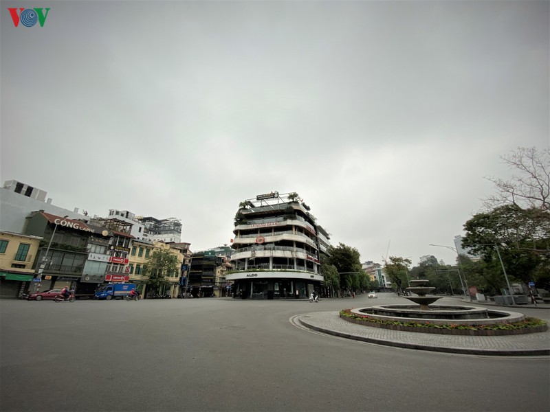 anh: toan canh thu do ha noi sau chi thi cach ly xa hoi hinh 1