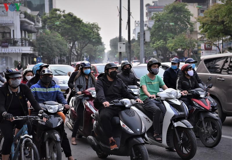 anh: duong pho ha noi dong nhu khong phai dang cach ly xa hoi hinh 4
