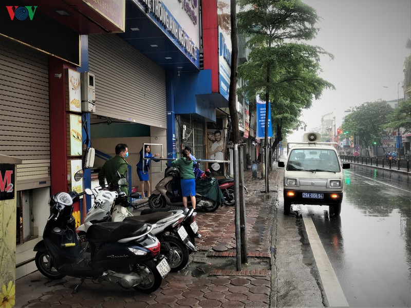 anh: duong pho ha noi dong nhu khong phai dang cach ly xa hoi hinh 13