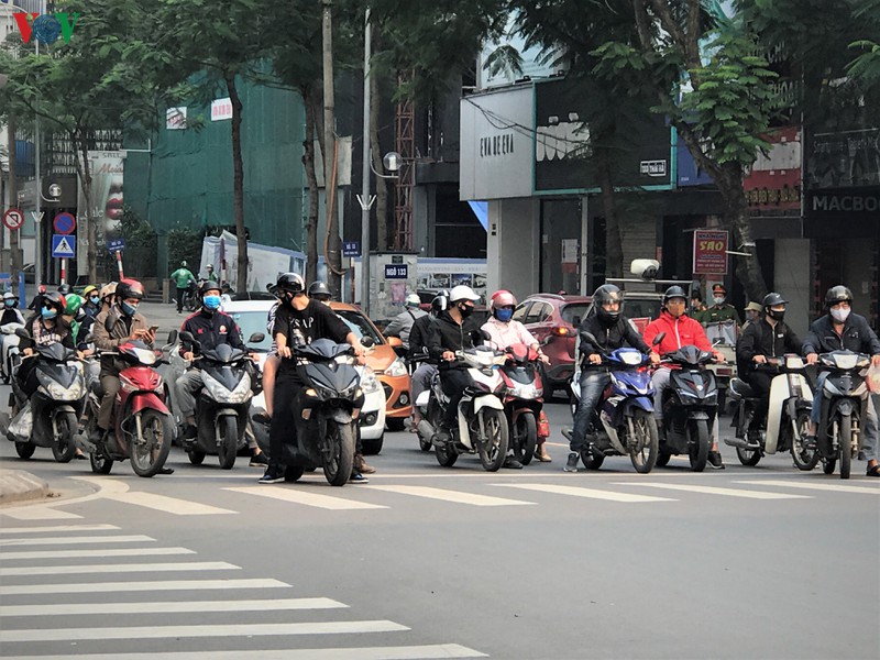 ngay thu 9 cach ly xa hoi: nguoi va xe dong chat cac nga tu o ha noi  hinh 6