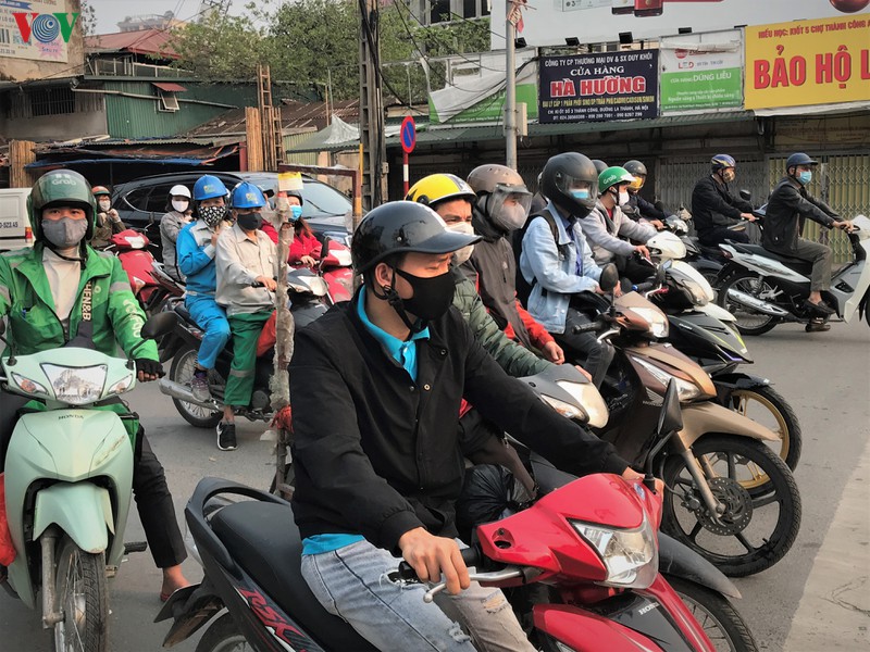 ngay thu 9 cach ly xa hoi: nguoi va xe dong chat cac nga tu o ha noi  hinh 5