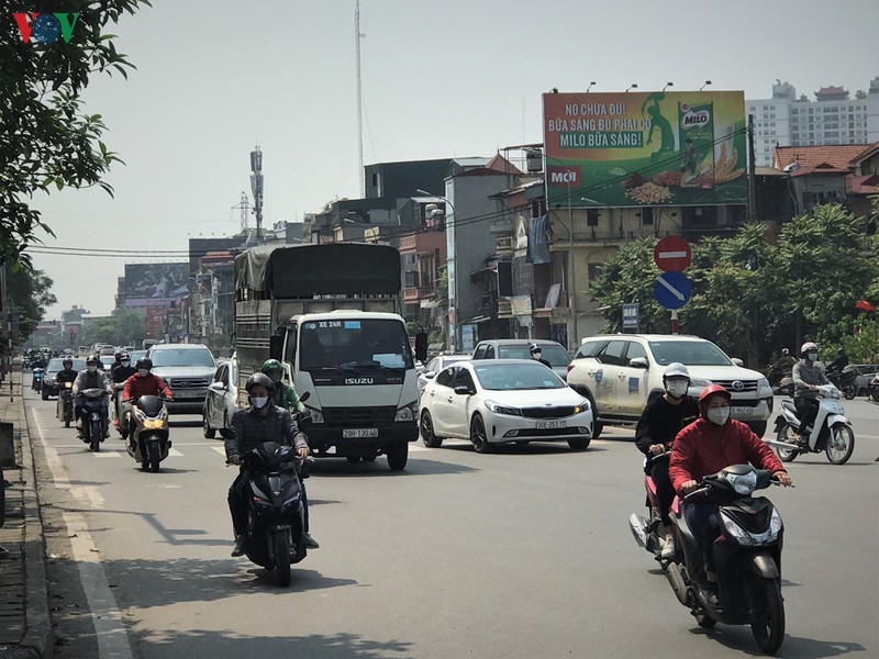 ngay thu 14 cach ly xa hoi: xe co do ve cac cua ngo thu do ha noi  hinh 4