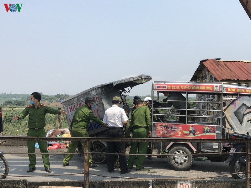ngay thu 14 cach ly xa hoi: xe co do ve cac cua ngo thu do ha noi  hinh 13
