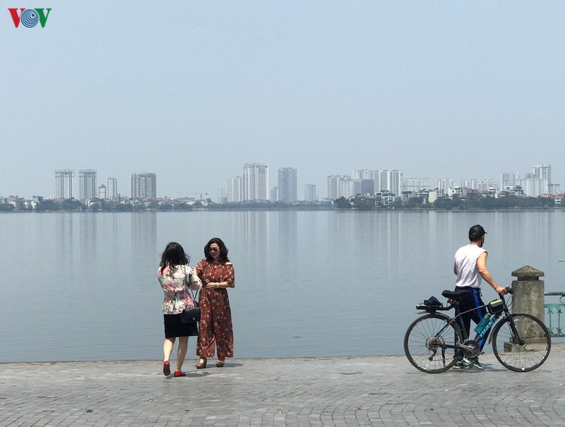 ngay thu 14 cach ly xa hoi: xe co do ve cac cua ngo thu do ha noi  hinh 10