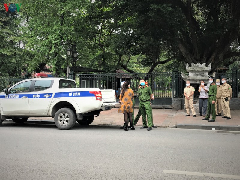 tan tam duong pho dong duc mac du ha noi thuoc nhom nguy co cao hinh 12