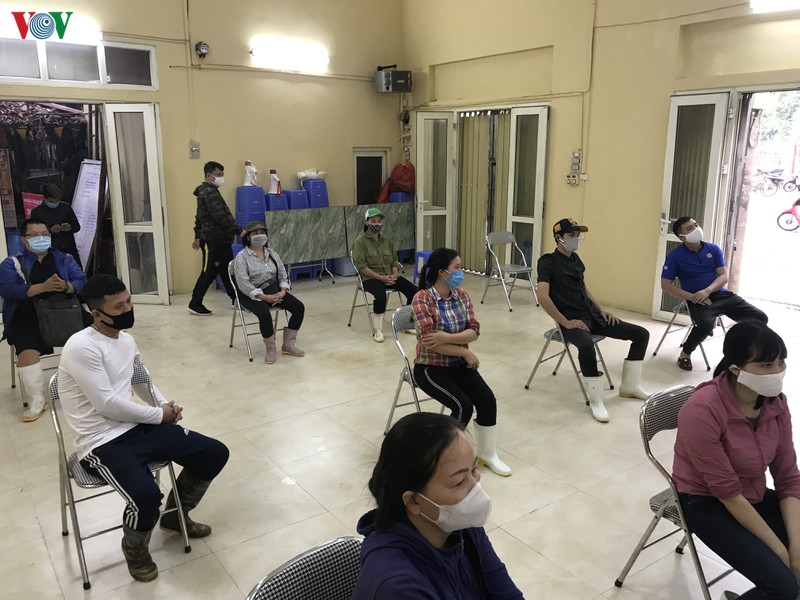 anh: ha noi tien hanh xet nghiem nhanh covid-19 tai cac cho dau moi hinh 5