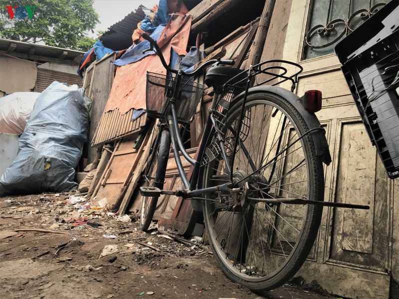 cuoc song cua dan ngheo tai ha noi giua dai dich covid-19  hinh 8