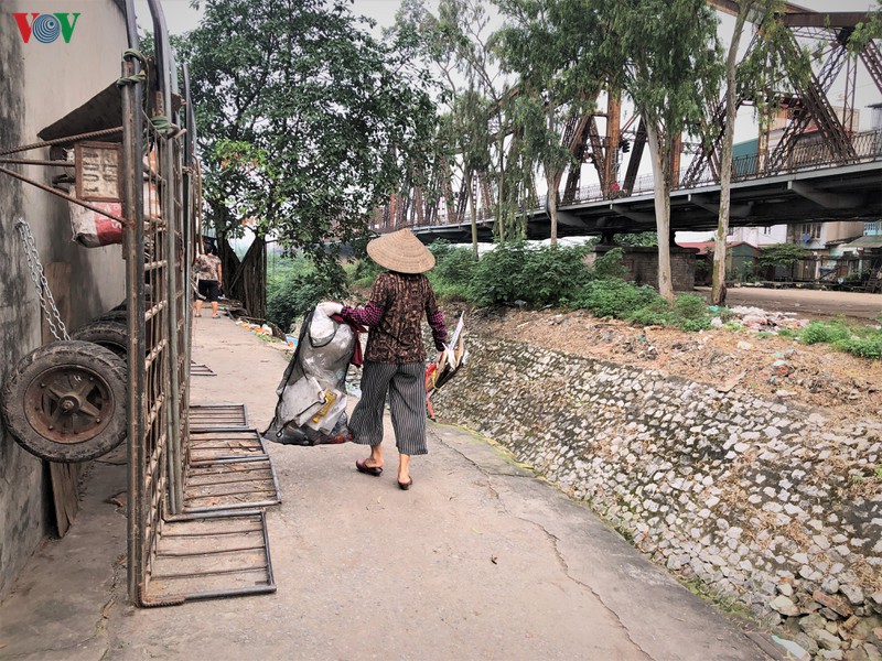 cuoc song cua dan ngheo tai ha noi giua dai dich covid-19  hinh 9