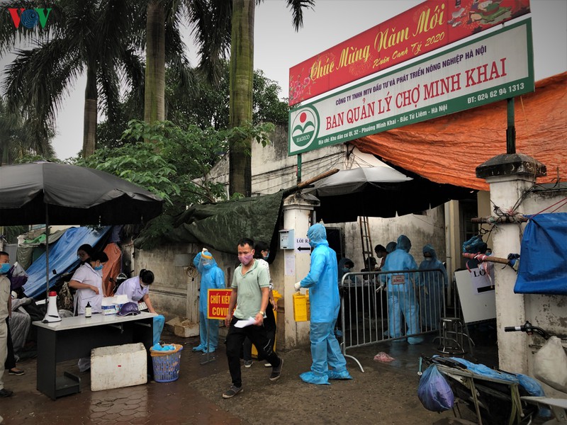 ha noi xet nghiem nhanh covid-19 tai cac cho phung khoang, minh khai hinh 7