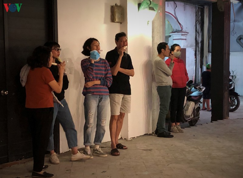 anh: nguoi dan tu tap an kem, chu quan truoc dich covid-19 o ha noi hinh 5