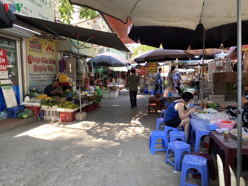san chung cua cac khu tap the o ha noi bi cac ho kinh doanh "buc tu"  hinh 7