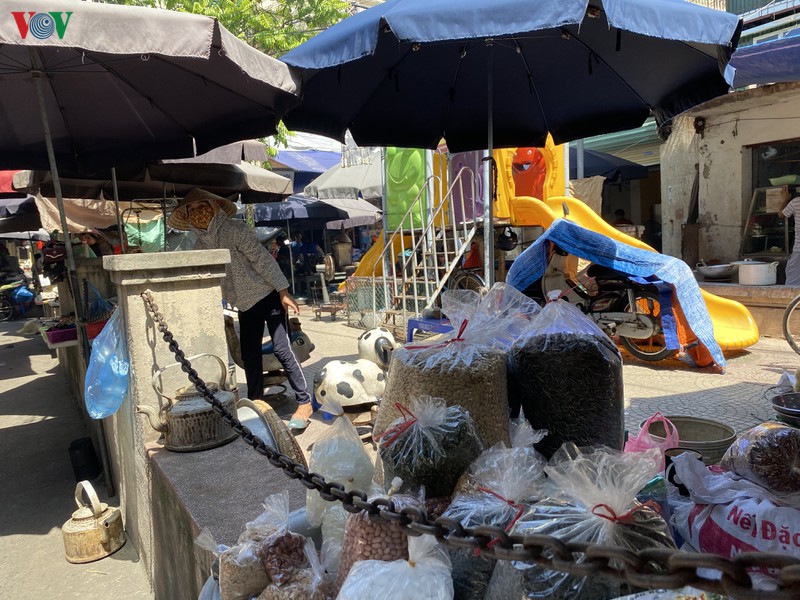 san chung cua cac khu tap the o ha noi bi cac ho kinh doanh "buc tu"  hinh 8