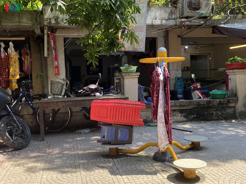 san chung cua cac khu tap the o ha noi bi cac ho kinh doanh "buc tu"  hinh 9