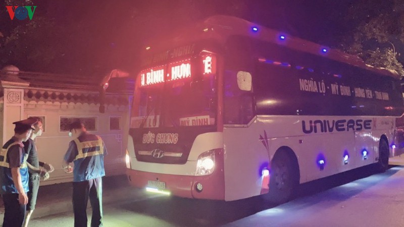 ha noi: xu phat gan 800 xe khach vi pham quy dinh van tai dot cao diem hinh 2