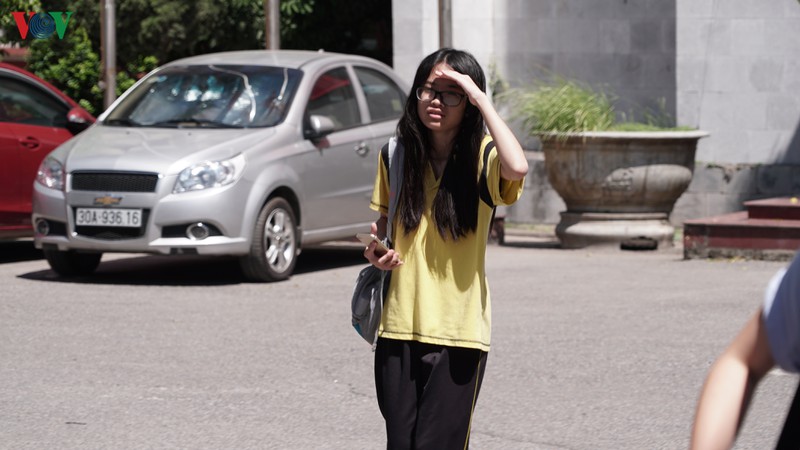 thi vao 10 chuyen khtn: hoc sinh than kho, phu huynh va vat cho con hinh 4