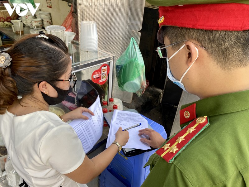 hang quan ha noi thiet lap "la chan" phong, chong dich covid-19 hinh 8