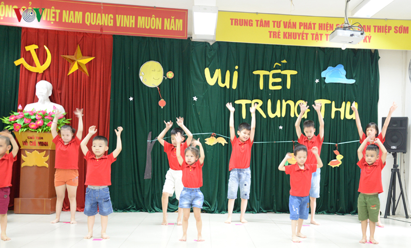dai su my lam den trung thu cung tre khuyet tat viet nam hinh 4