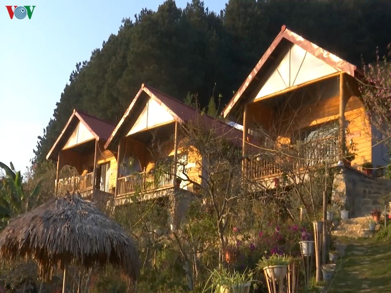 du lich moc chau hut khach tro lai sau dich covid-19 hinh 1