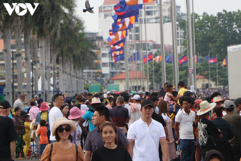 campuchia hoan to chuc le hoi dua ghe ngo lon nhat ca nuoc vi covid-19 hinh 2