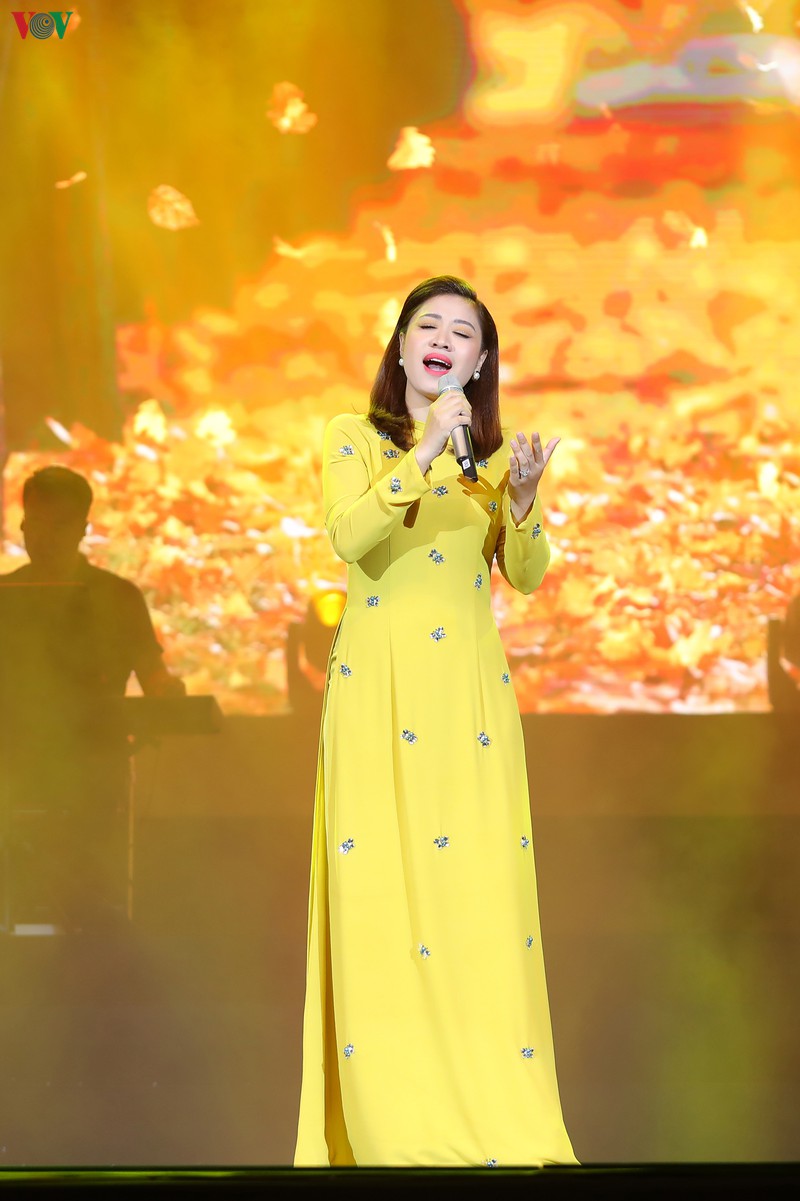 man tai hop song ca thang hoa cua my linh - tung duong hinh 10