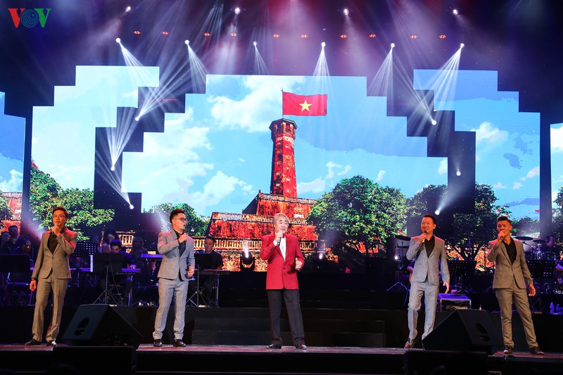 man tai hop song ca thang hoa cua my linh - tung duong hinh 4