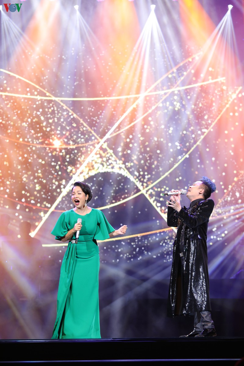 man tai hop song ca thang hoa cua my linh - tung duong hinh 16