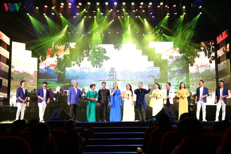 man tai hop song ca thang hoa cua my linh - tung duong hinh 2